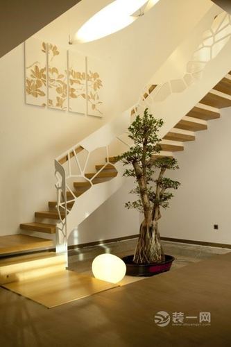 东莞复式别墅室内楼梯装修设计应该注意的六个要素
